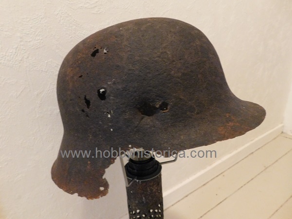 relic lamp hobbyhistorica art ww2 german battledamaged helmet kurland battle